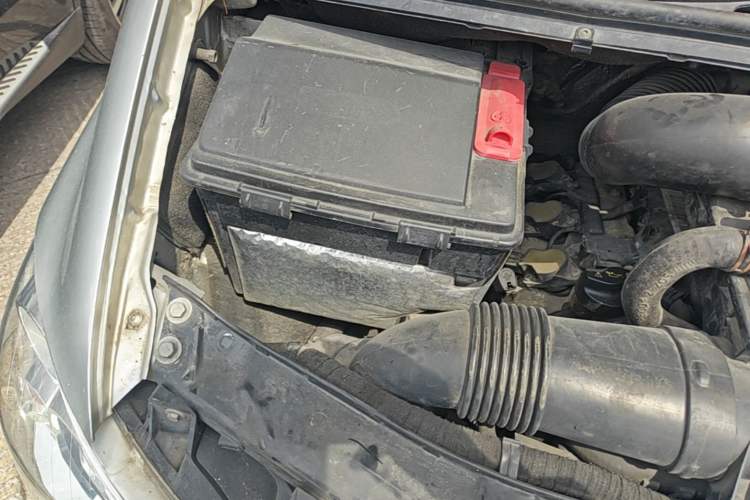 Used Mercedes-Benz Viano 2013 3.0L Hospitality Edition Engine Bay Right