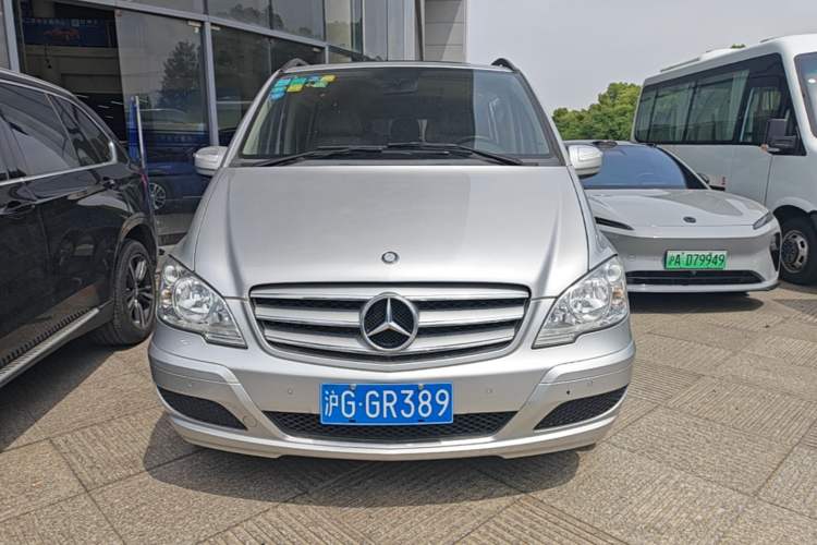 Used Mercedes-Benz Viano 2013 3.0L Hospitality Edition Front