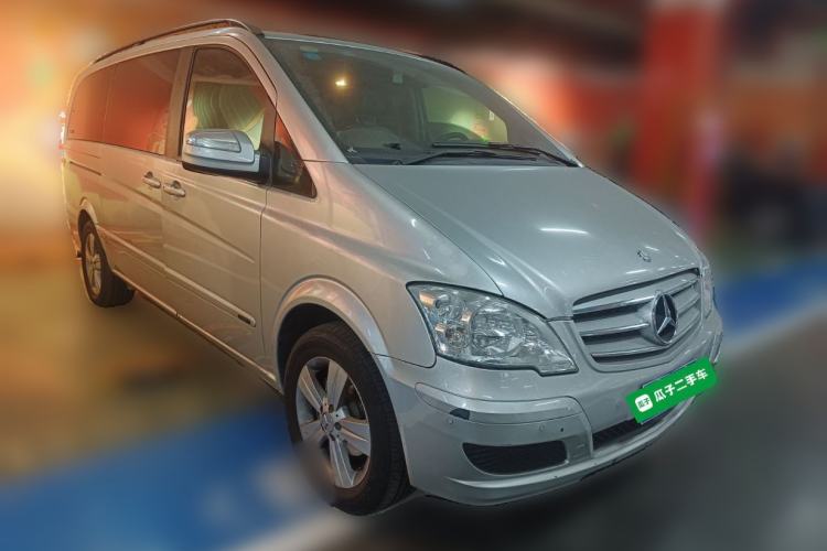 Used Mercedes-Benz Viano 2013 3.0L Hospitality Edition Front Right 45 Deg