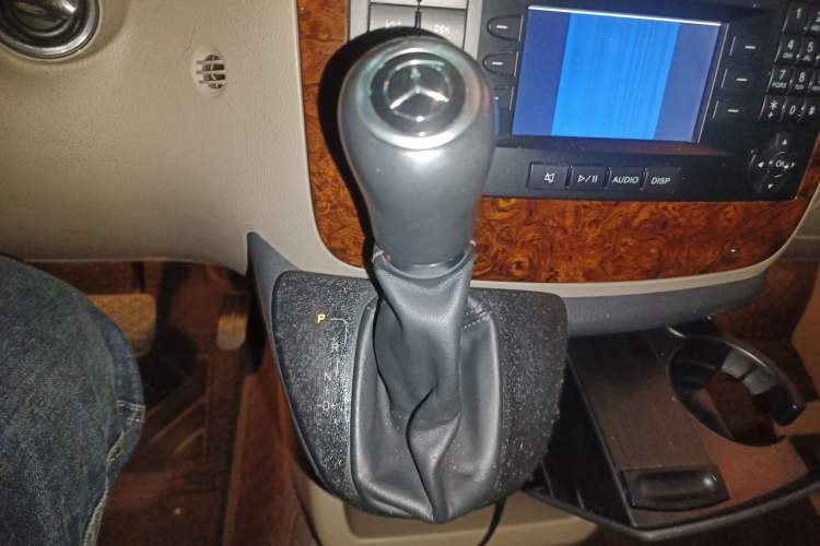 Used Mercedes-Benz Viano 2013 3.0L Hospitality Edition Gear Lever