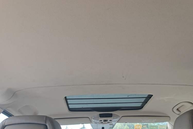 Used Mercedes-Benz Viano 2013 3.0L Hospitality Edition Headliner