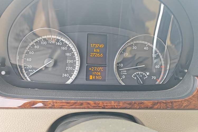 Used Mercedes-Benz Viano 2013 3.0L Hospitality Edition Instrument Cluster