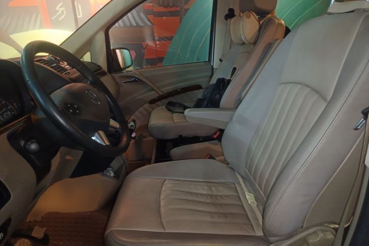Used Mercedes-Benz Viano 2013 3.0L Hospitality Edition Left Front Seat