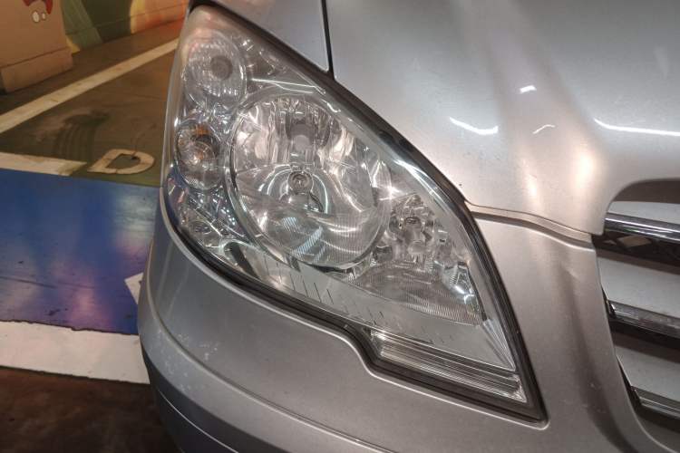 Used Mercedes-Benz Viano 2013 3.0L Hospitality Edition Right Front Headlight