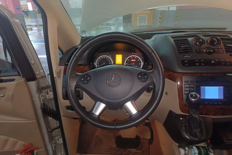 Used Mercedes-Benz Viano 2013 3.0L Hospitality Edition Steering Wheel