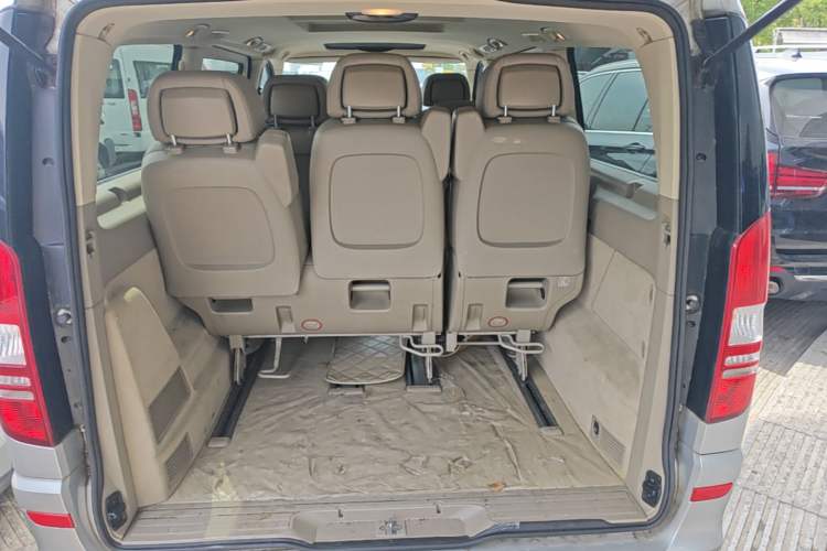 Used Mercedes-Benz Viano 2013 3.0L Hospitality Edition Trunk
