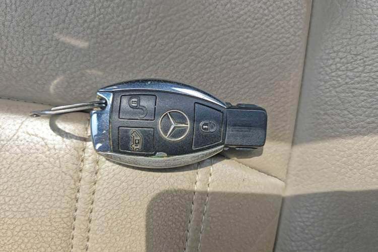 Used Mercedes-Benz Viano 2013 3.0L Hospitality Edition Vehicle Key