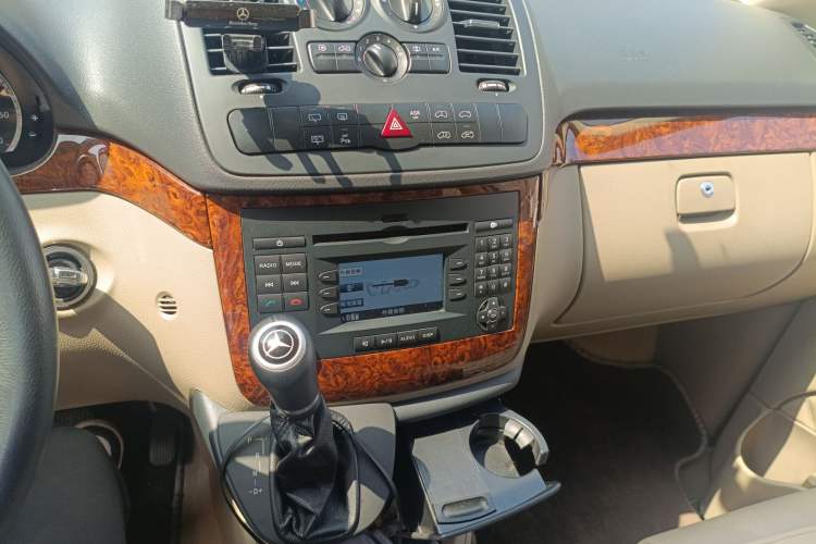 Used Mercedes-Benz Viano 2013 3.0L Comfort Edition Audio And AC Panel