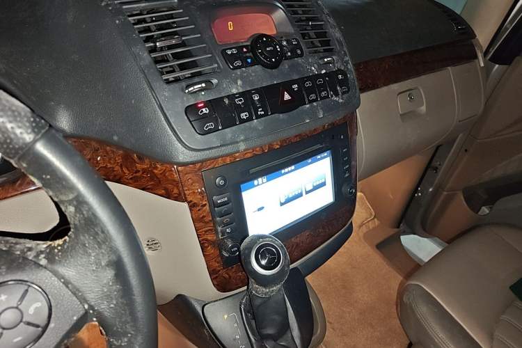 Used Mercedes-Benz Viano 2013 3.0L Navigator Edition Audio And AC Panel