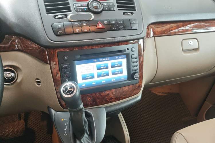 Used Mercedes-Benz Viano 2013 3.0L Navigator Edition Audio And AC Panel