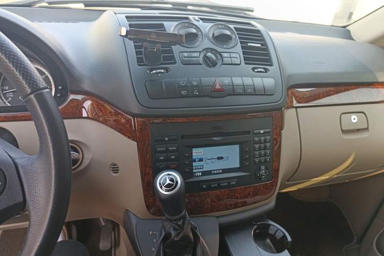Used Mercedes-Benz Viano 2013 3.0L Comfort Edition Audio And AC Panel