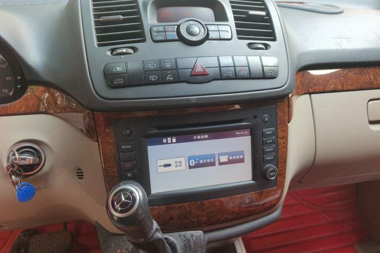 Used Mercedes-Benz Viano 2013 3.0L Navigator Edition Audio And AC Panel