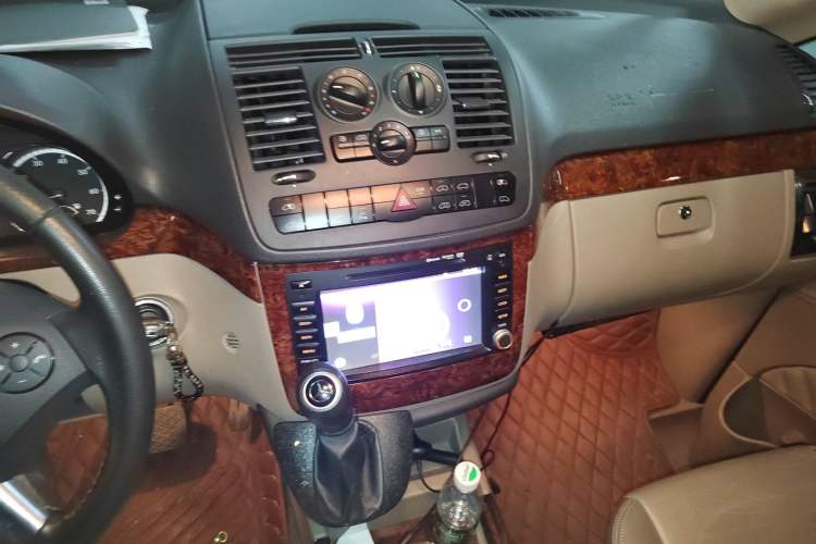 Used Mercedes-Benz Viano 2013 3.0L Navigator Edition Audio And AC Panel