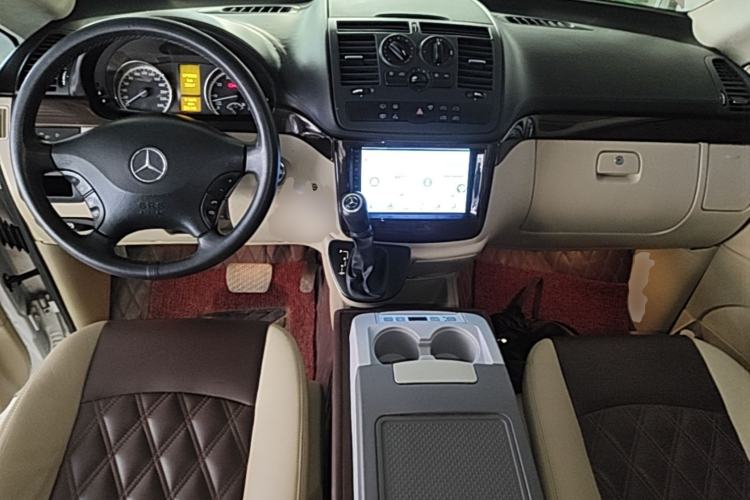 Used Mercedes-Benz Viano 2013 3.0L Comfort Edition Center Console