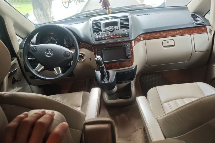 Used Mercedes-Benz Viano 2013 3.0L Navigator Edition Center Console