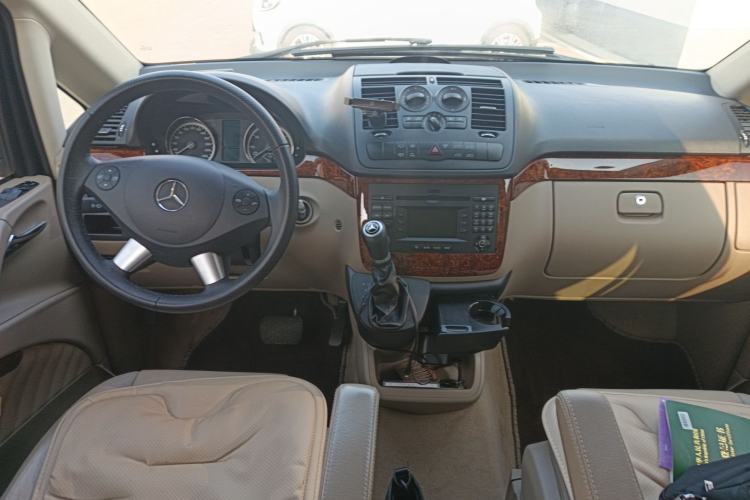 Used Mercedes-Benz Viano 2013 3.0L Comfort Edition Center Console