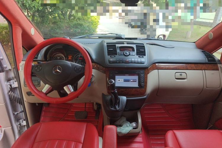 Used Mercedes-Benz Viano 2013 3.0L Navigator Edition Center Console
