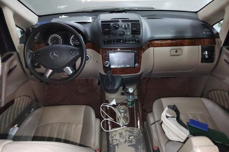 Used Mercedes-Benz Viano 2013 3.0L Navigator Edition Center Console