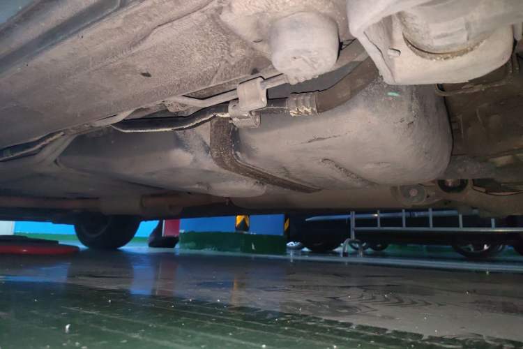 Used Mercedes-Benz Viano 2013 3.0L Hospitality Edition Chassis Rear Left