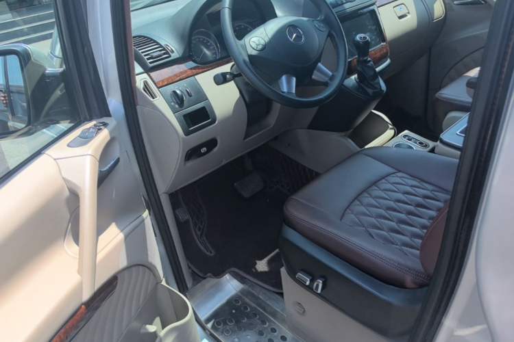 Used Mercedes-Benz Viano 2013 3.0L Comfort Edition Driver Seat