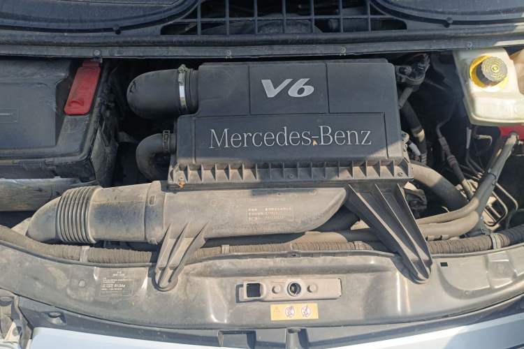 Used Mercedes-Benz Viano 2013 3.0L Comfort Edition Engine Bay