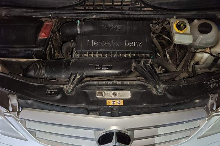 Used Mercedes-Benz Viano 2013 3.0L Navigator Edition Engine Bay