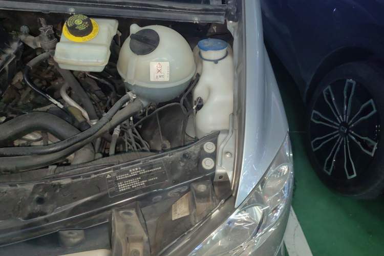 Used Mercedes-Benz Viano 2013 3.0L Hospitality Edition Engine Bay Left
