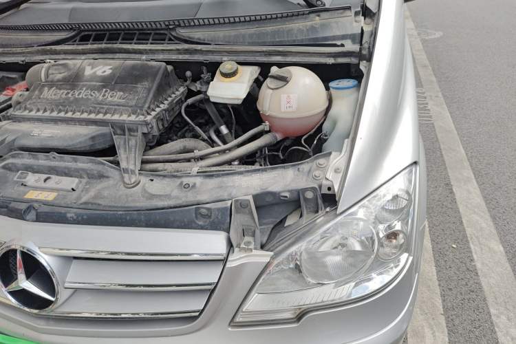 Used Mercedes-Benz Viano 2013 3.0L Comfort Edition Engine Bay Left