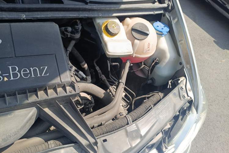 Used Mercedes-Benz Viano 2013 3.0L Comfort Edition Engine Bay Left