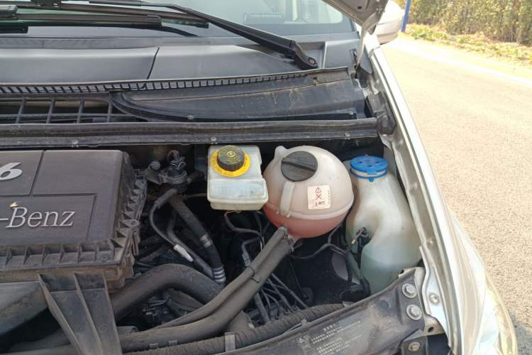 Used Mercedes-Benz Viano 2013 3.0L Comfort Edition Engine Bay Left