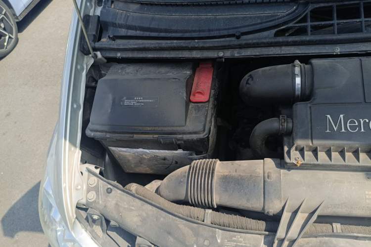 Used Mercedes-Benz Viano 2013 3.0L Comfort Edition Engine Bay Right