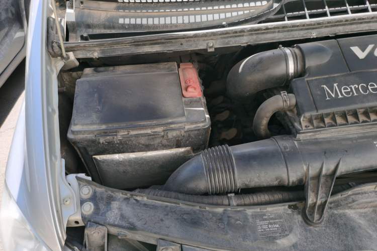 Used Mercedes-Benz Viano 2013 3.0L Navigator Edition Engine Bay Right