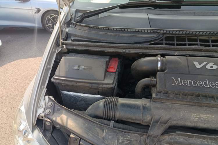 Used Mercedes-Benz Viano 2013 3.0L Comfort Edition Engine Bay Right