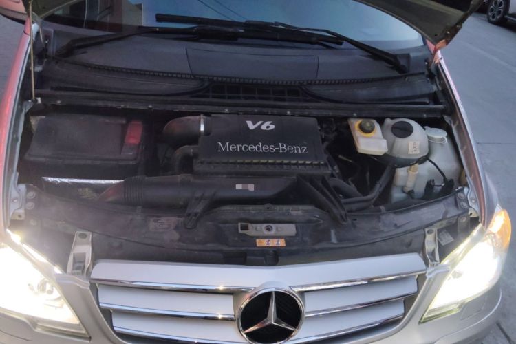Used Mercedes-Benz Viano 2013 3.0L Navigator Edition Engine Bay