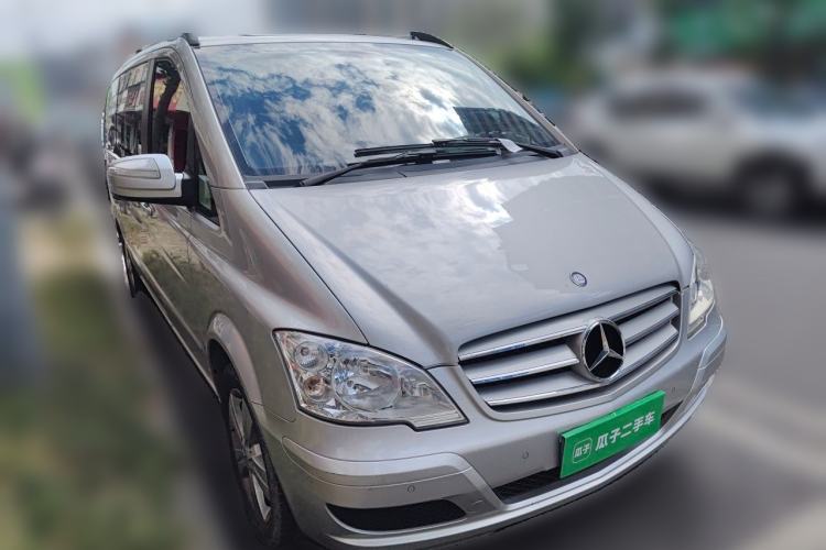 Used Mercedes-Benz Viano 2013 3.0L Comfort Edition Front Right 45 Deg