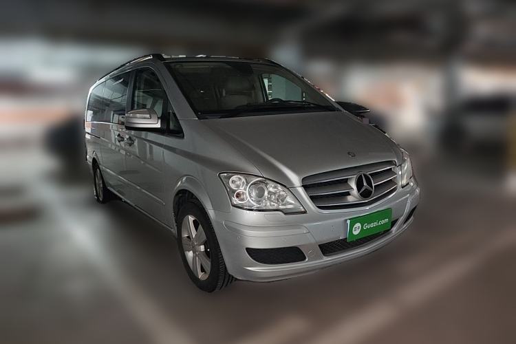 Used Mercedes-Benz Viano 2013 3.0L Navigator Edition Front Right 45 Deg