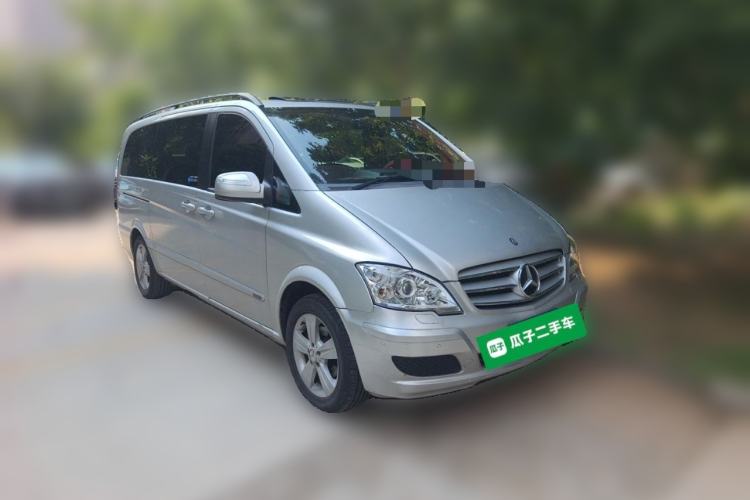 Used Mercedes-Benz Viano 2013 3.0L Navigator Edition Front Right 45 Deg