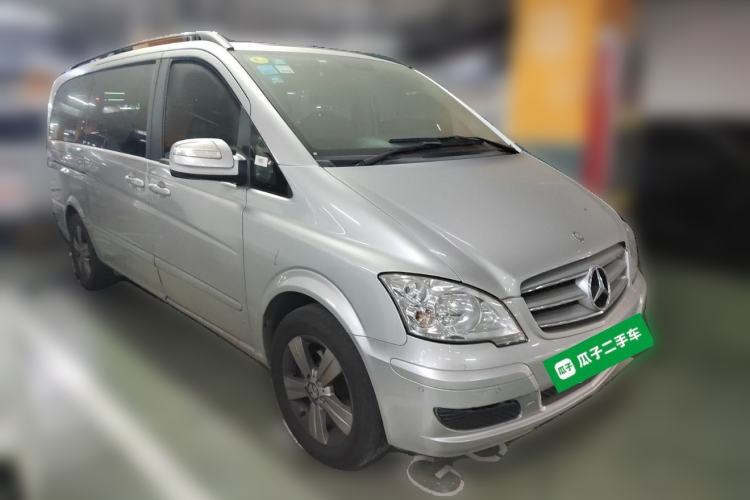 Used Mercedes-Benz Viano 2013 3.0L Navigator Edition Front Right 45 Deg