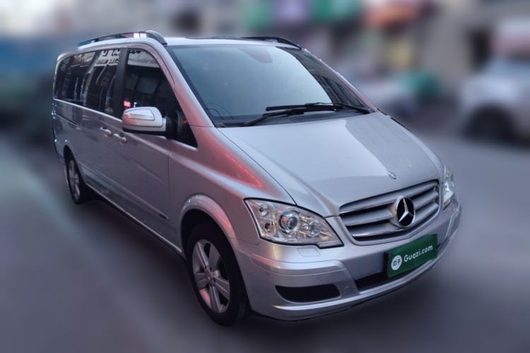 Used Mercedes-Benz Viano 2013 3.0L Navigator Edition Front Right 45 Deg