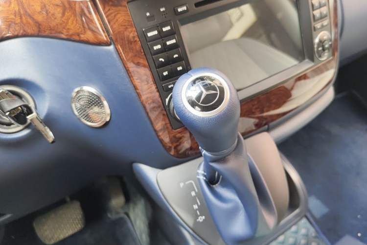 Used Mercedes-Benz Viano 2013 3.0L Comfort Edition Gear Lever