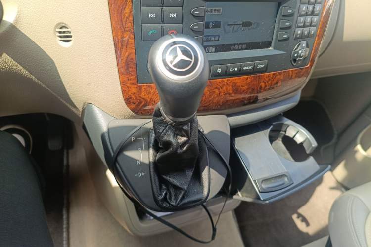 Used Mercedes-Benz Viano 2013 3.0L Comfort Edition Gear Lever