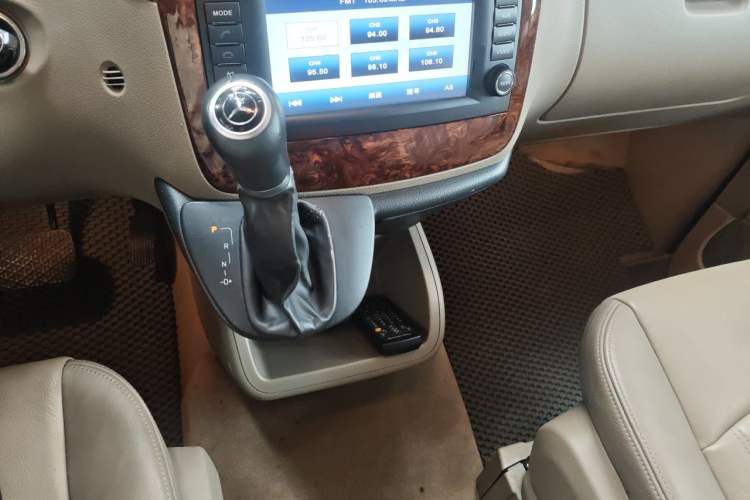 Used Mercedes-Benz Viano 2013 3.0L Navigator Edition Gear Lever