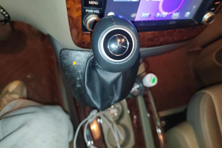 Used Mercedes-Benz Viano 2013 3.0L Navigator Edition Gear Lever