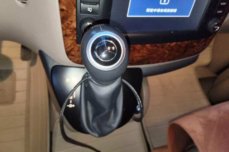 Used Mercedes-Benz Viano 2013 3.0L Navigator Edition Gear Lever