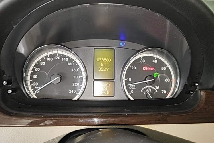Used Mercedes-Benz Viano 2013 3.0L Comfort Edition Instrument Cluster