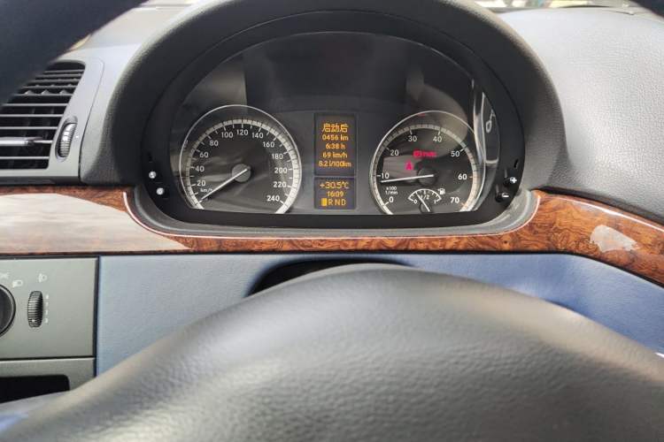 Used Mercedes-Benz Viano 2013 3.0L Comfort Edition Instrument Cluster