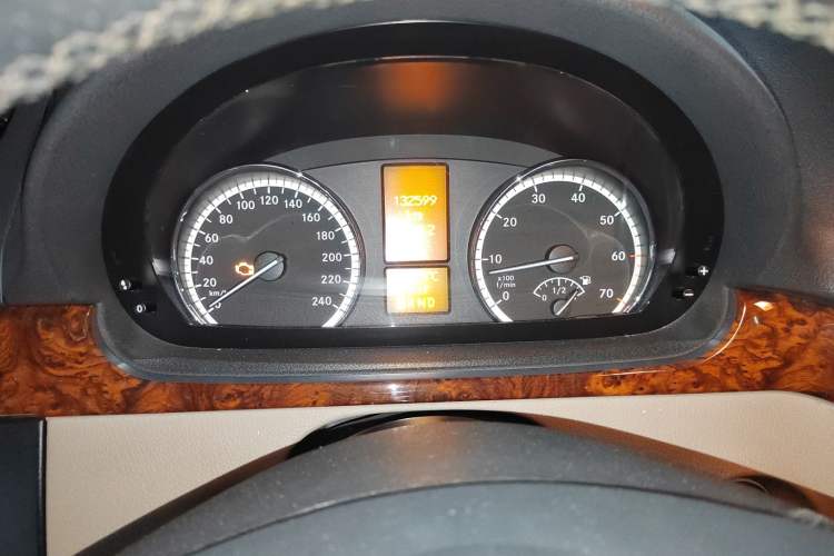 Used Mercedes-Benz Viano 2013 3.0L Navigator Edition Instrument Cluster