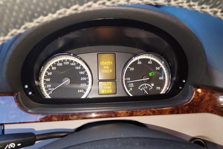 Used Mercedes-Benz Viano 2013 3.0L Navigator Edition Instrument Cluster