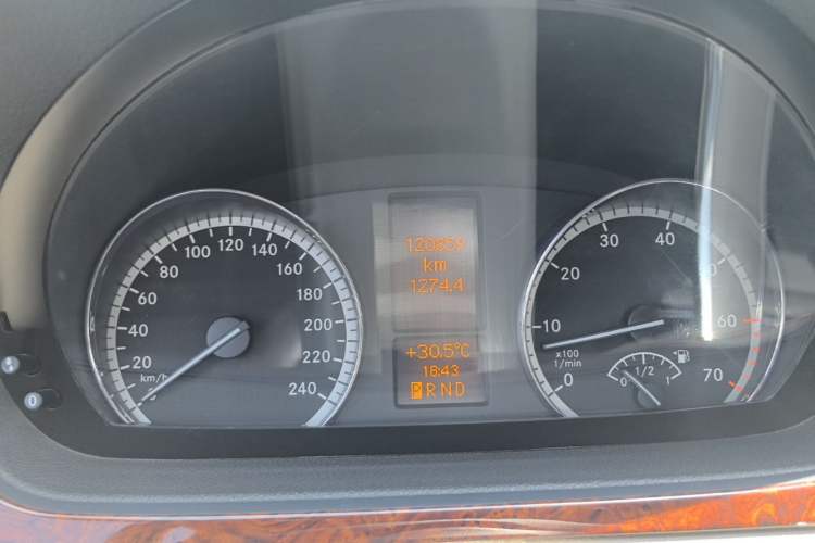 Used Mercedes-Benz Viano 2013 3.0L Comfort Edition Instrument Cluster