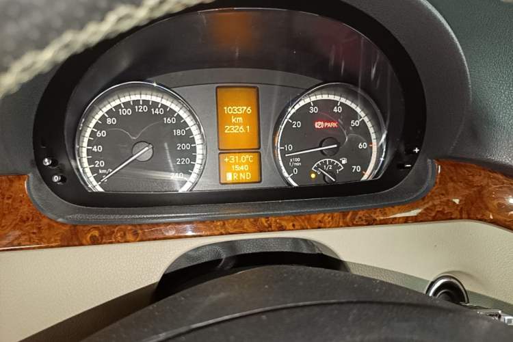 Used Mercedes-Benz Viano 2013 3.0L Hospitality Edition Instrument Cluster